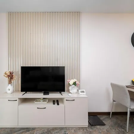 Bright Modern With Free Parking By Flаt Mаnаgеr