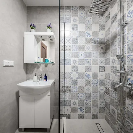 Bright Modern With Free Parking By Flаt Mаnаgеr Lägenhet
